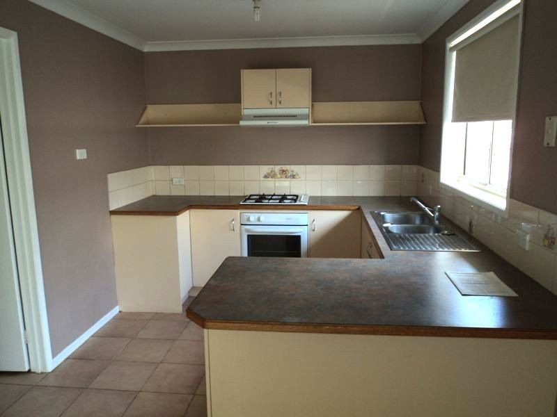 2/25 Coriyule Court, Cranbourne North VIC 3977