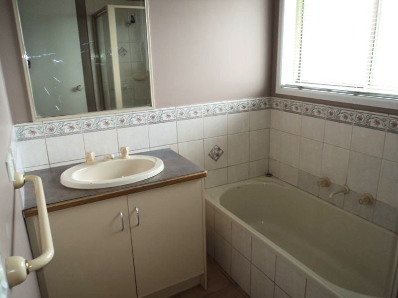 2/25 Coriyule Court, Cranbourne North VIC 3977