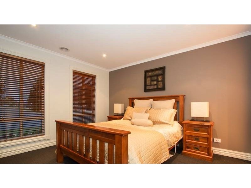 86 Fleet Street, Narre Warren South VIC 3805