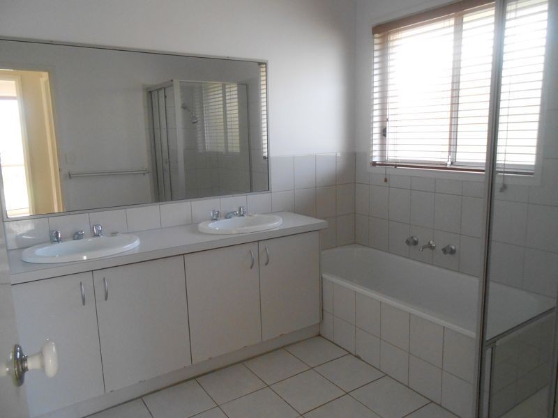 19 Elda Court, Cranbourne North VIC 3977