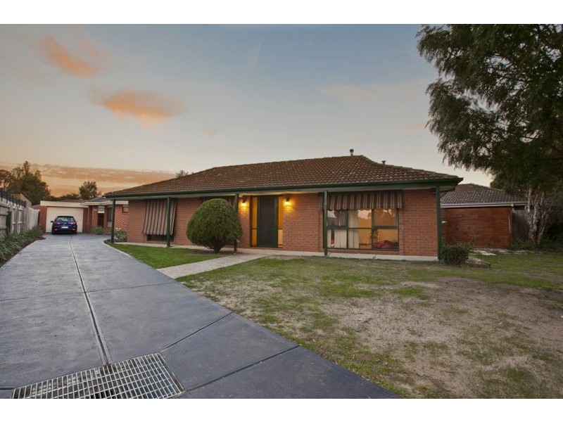 1/101 Endeavour Drive, Cranbourne North VIC 3977