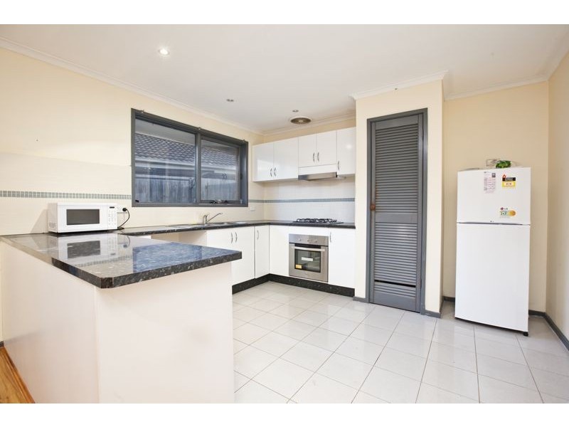1/101 Endeavour Drive, Cranbourne North VIC 3977