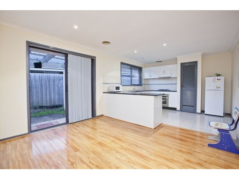 1/101 Endeavour Drive, Cranbourne North VIC 3977