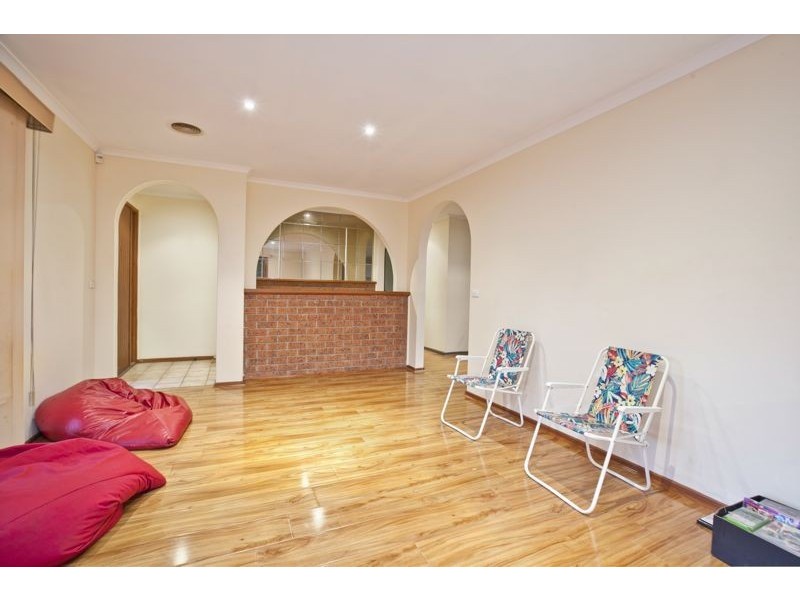 1/101 Endeavour Drive, Cranbourne North VIC 3977