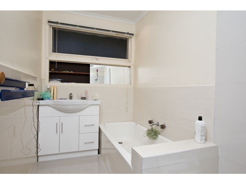 1/101 Endeavour Drive, Cranbourne North VIC 3977