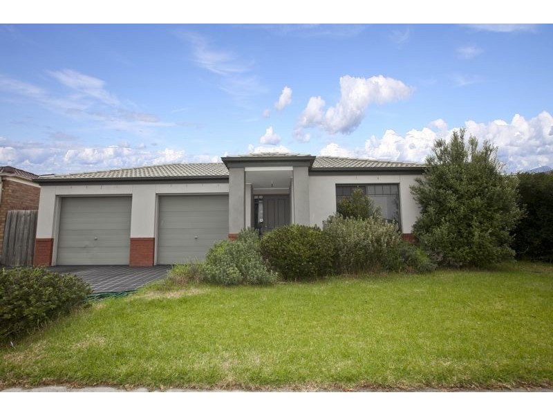 24 Sing Crescent, Berwick VIC 3806