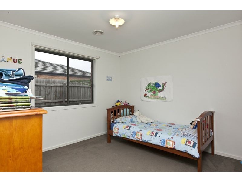 24 Sing Crescent, Berwick VIC 3806