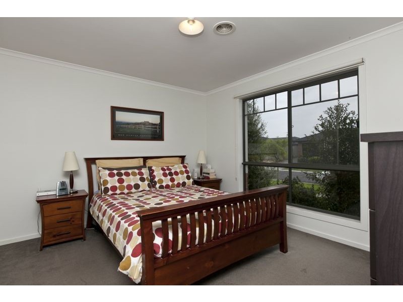 24 Sing Crescent, Berwick VIC 3806