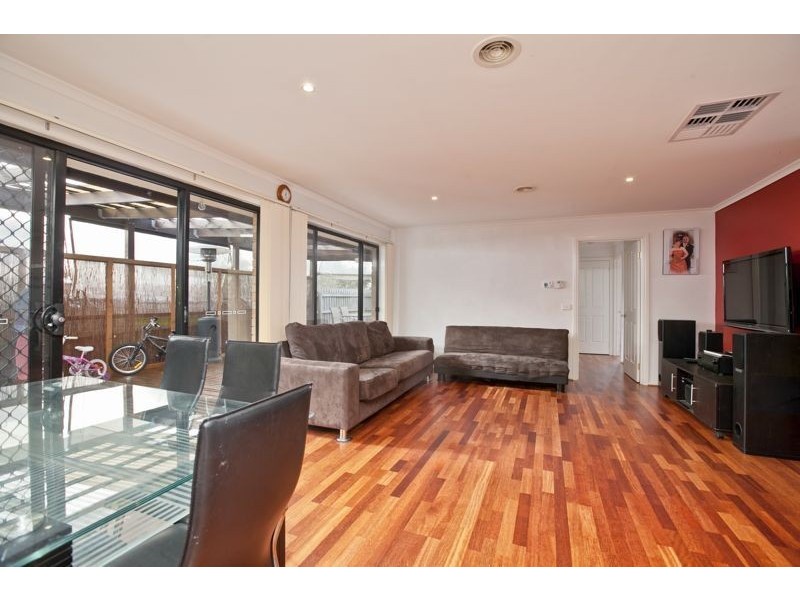 13 Fishburn Place, Cranbourne West VIC 3977