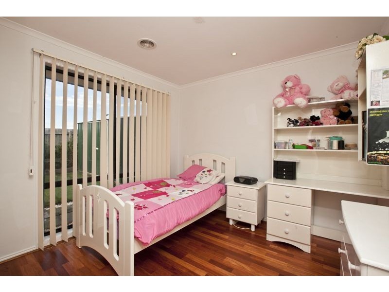 13 Fishburn Place, Cranbourne West VIC 3977