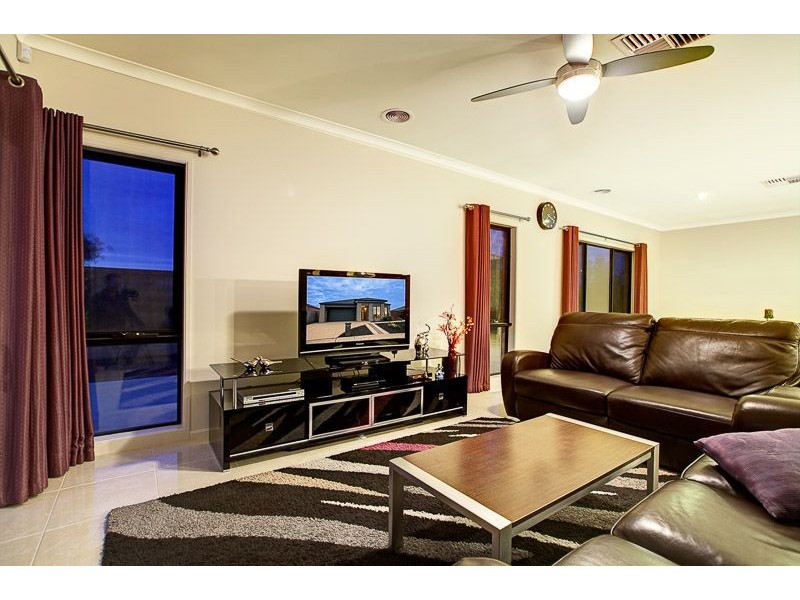 23 Honeybark Cres, Lyndhurst VIC 3975