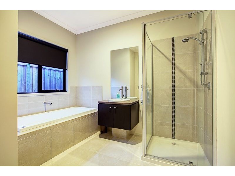 23 Honeybark Cres, Lyndhurst VIC 3975