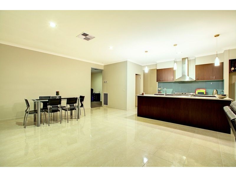 23 Honeybark Cres, Lyndhurst VIC 3975