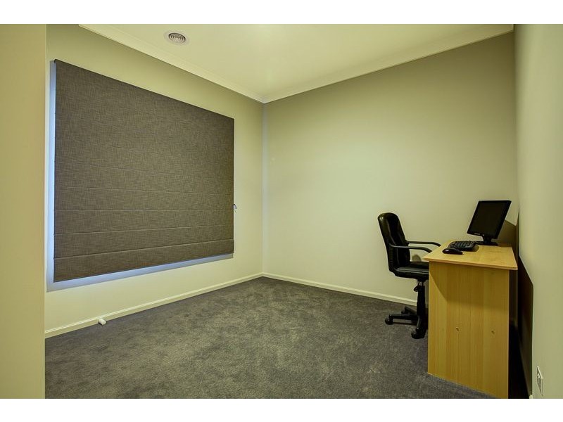 23 Honeybark Cres, Lyndhurst VIC 3975