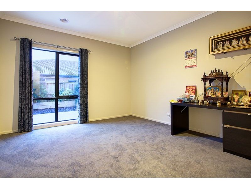 23 Honeybark Cres, Lyndhurst VIC 3975