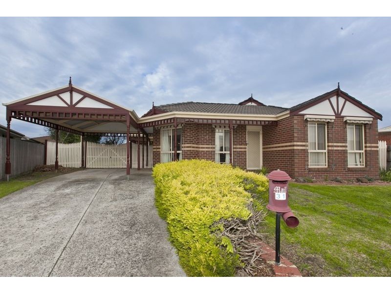 31 Franks Way, Cranbourne North VIC 3977