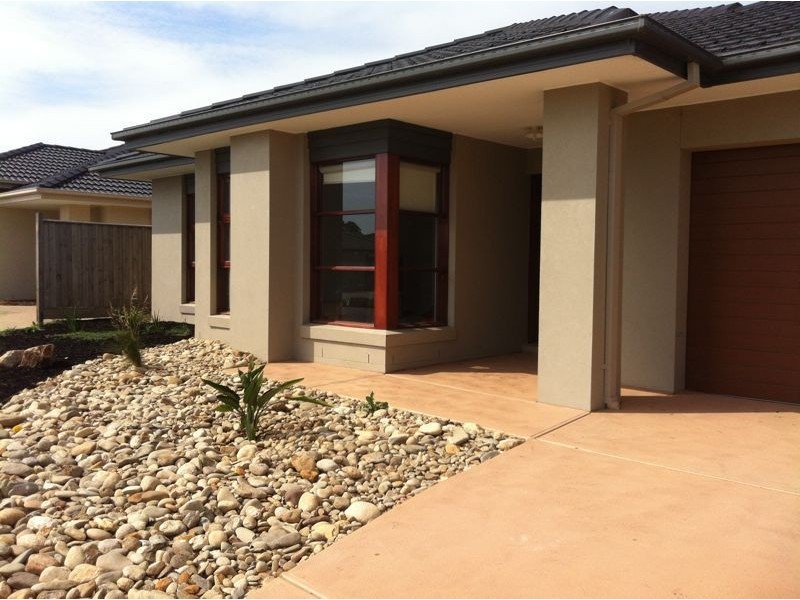 157 Sandhurst Boulevard, Sandhurst VIC 3977