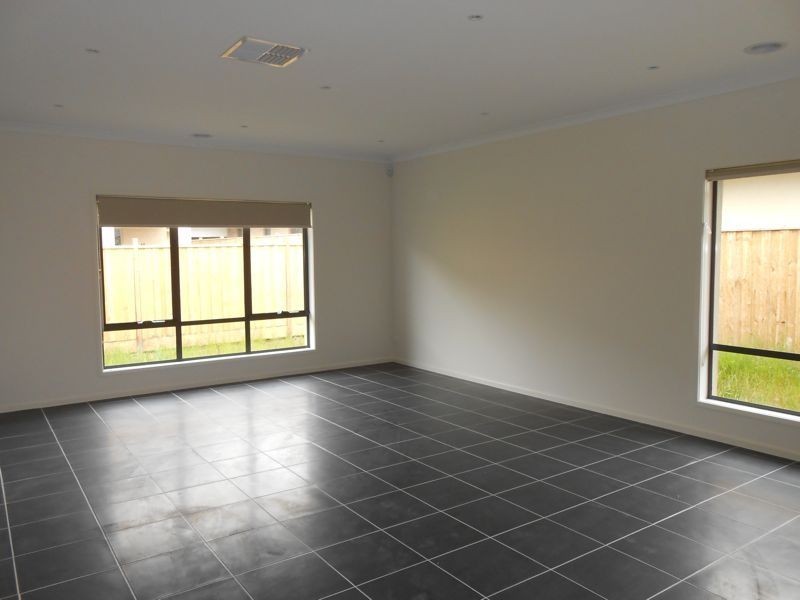 157 Sandhurst Boulevard, Sandhurst VIC 3977