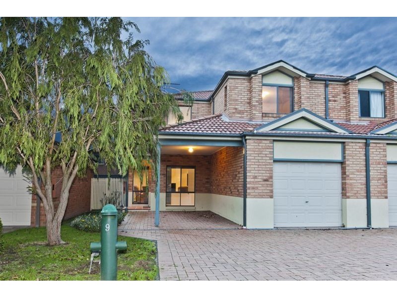9 Boronia Avenue, Cranbourne VIC 3977