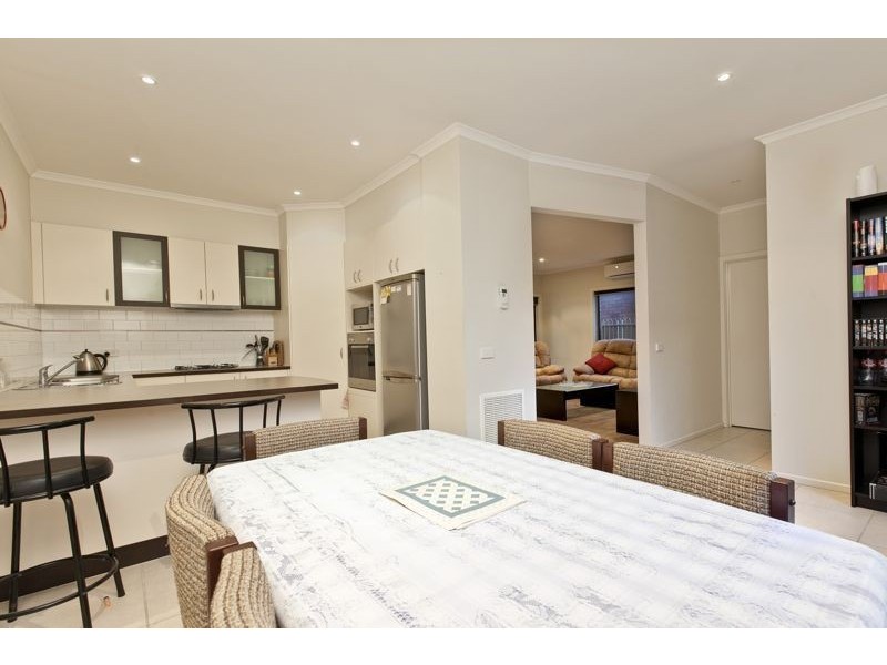 9 Boronia Avenue, Cranbourne VIC 3977