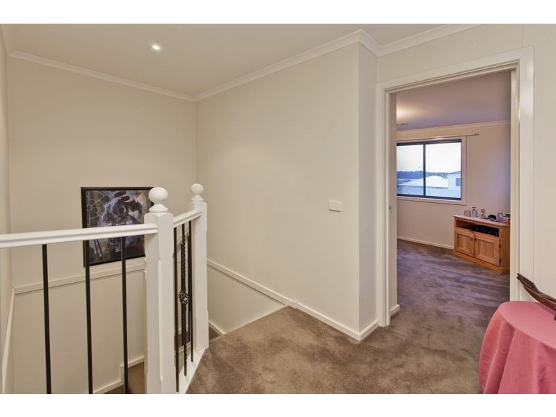 9 Boronia Avenue, Cranbourne VIC 3977