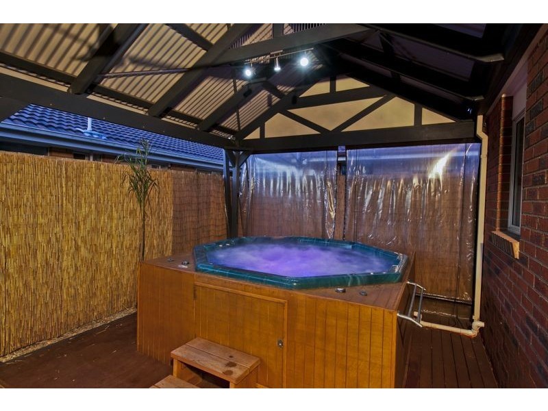 11 Faith Court, Cranbourne VIC 3977