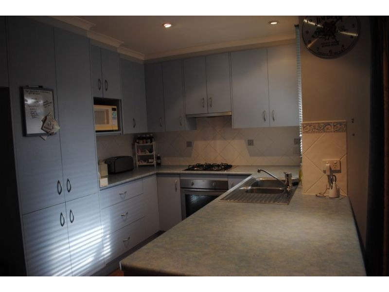 18 Rozzy Parade, Narre Warren VIC 3805