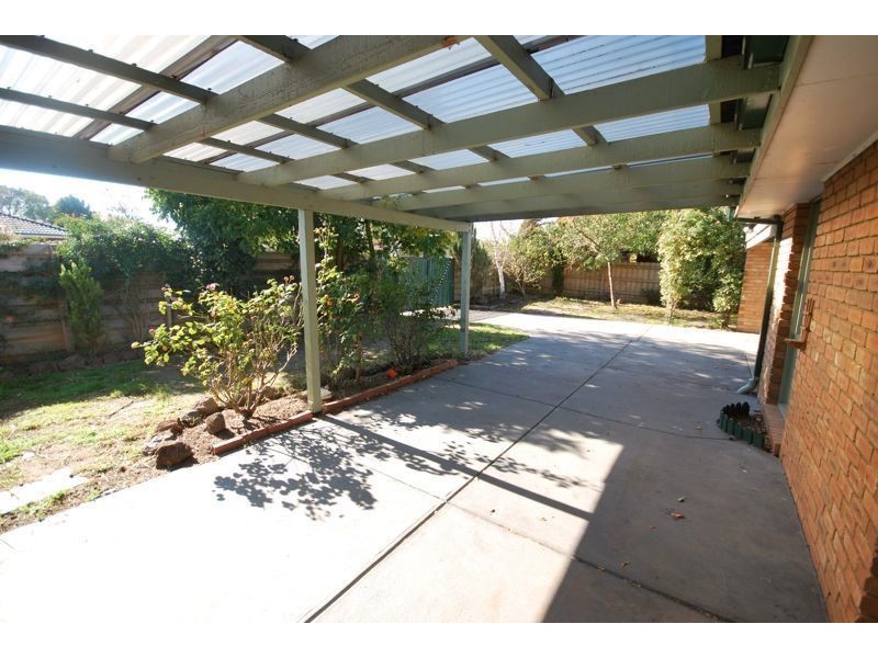 28 Hazelwood Drive, Cranbourne North VIC 3977