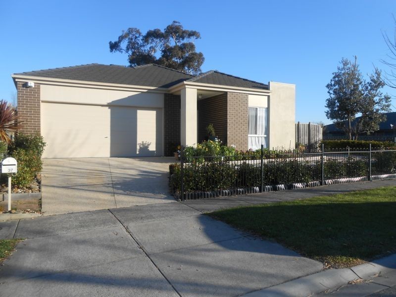 37 Golden Grove Drive, Narre Warren South VIC 3805