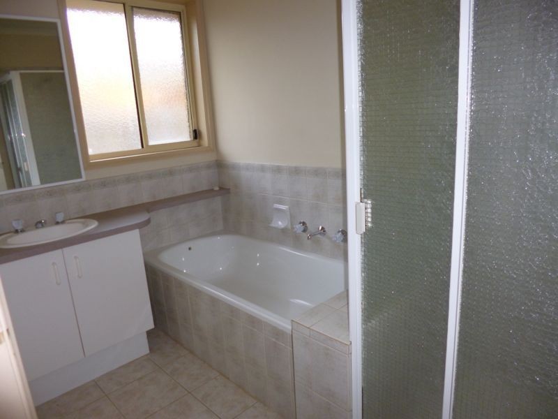 1/44 Bunbury Avenue, Narre Warren VIC 3805