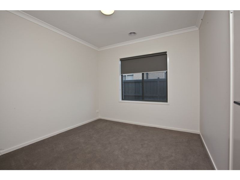 10 Valencia Circuit, Cranbourne VIC 3977