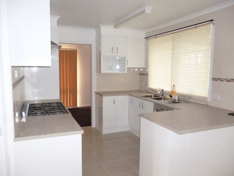 15 Hunter Court, Cranbourne North VIC 3977