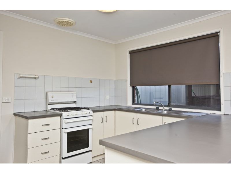 8 Craigton Court, Cranbourne North VIC 3977