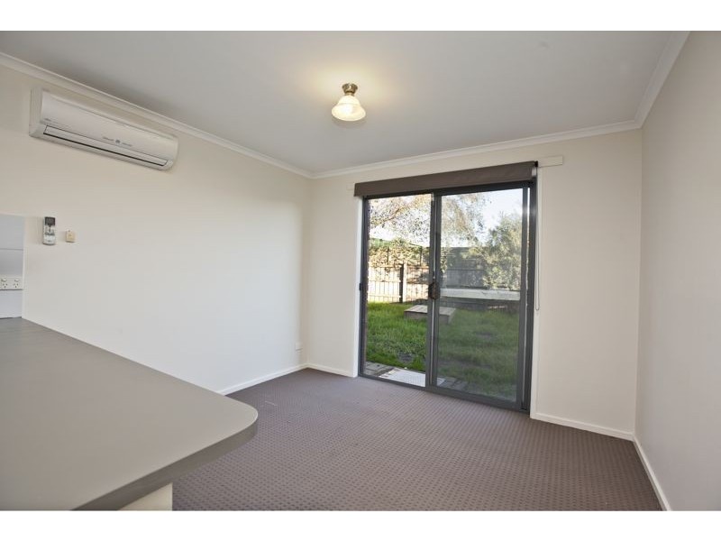 8 Craigton Court, Cranbourne North VIC 3977