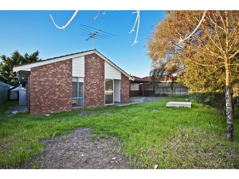 8 Craigton Court, Cranbourne North VIC 3977