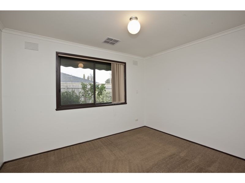 13 Clairmont Avenue, Cranbourne VIC 3977