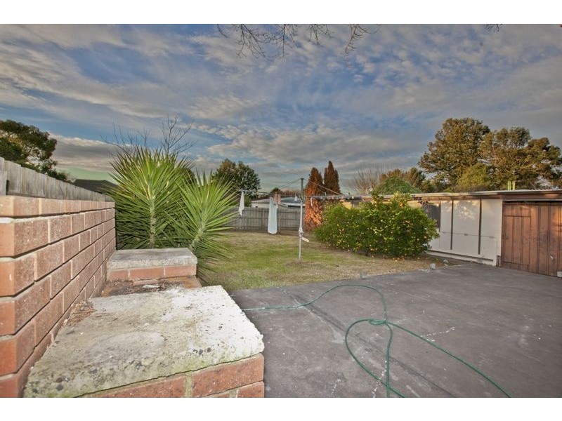 13 Clairmont Avenue, Cranbourne VIC 3977