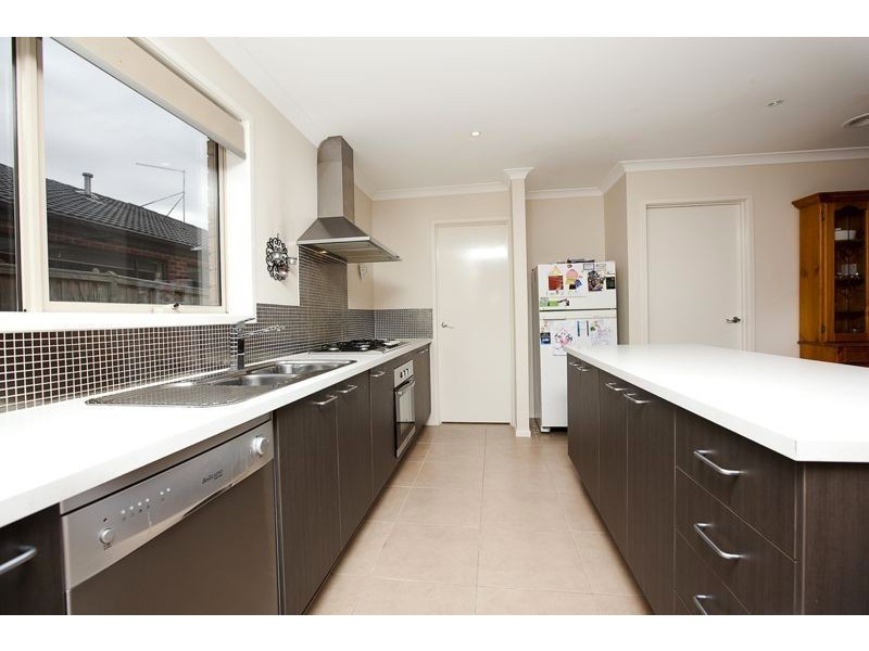 41 Gregson Grove, Lyndhurst VIC 3975