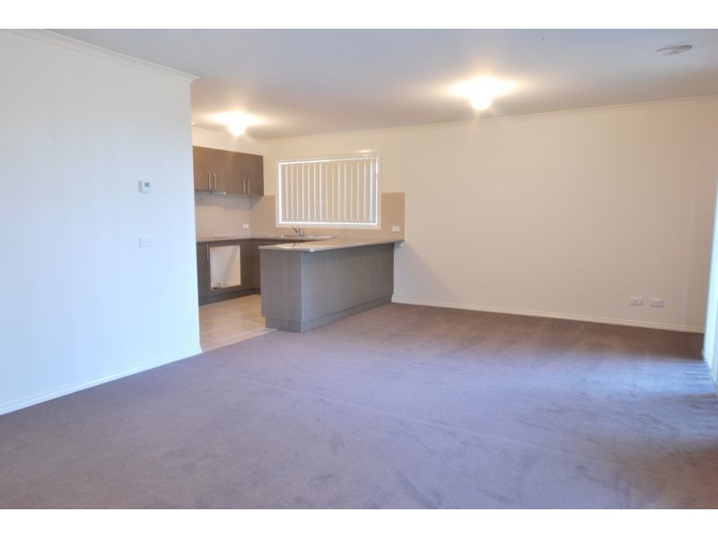 14/40 Army Road, Pakenham VIC 3810