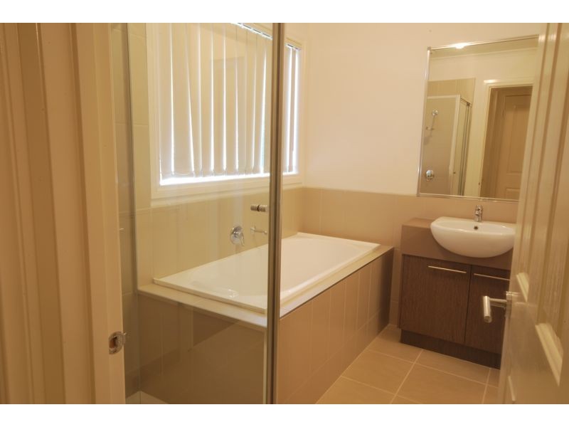 14/40 Army Road, Pakenham VIC 3810