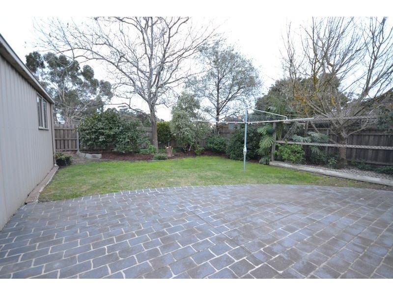 2 Carol Avenue, Cranbourne VIC 3977