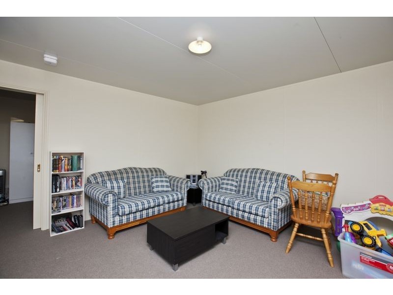 8 Milner Court, Cranbourne VIC 3977