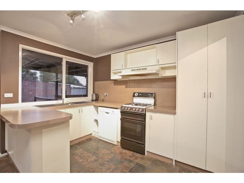 5 Miles Court, Cranbourne VIC 3977