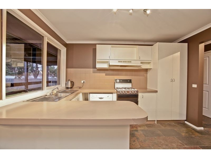 5 Miles Court, Cranbourne VIC 3977