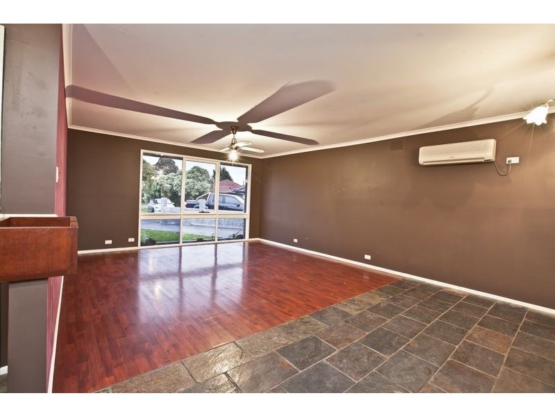 5 Miles Court, Cranbourne VIC 3977