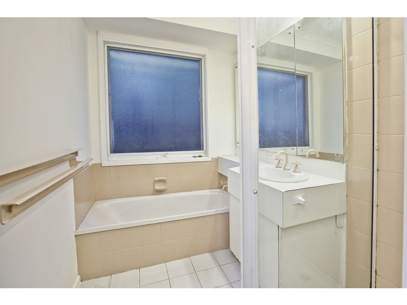 5 Miles Court, Cranbourne VIC 3977