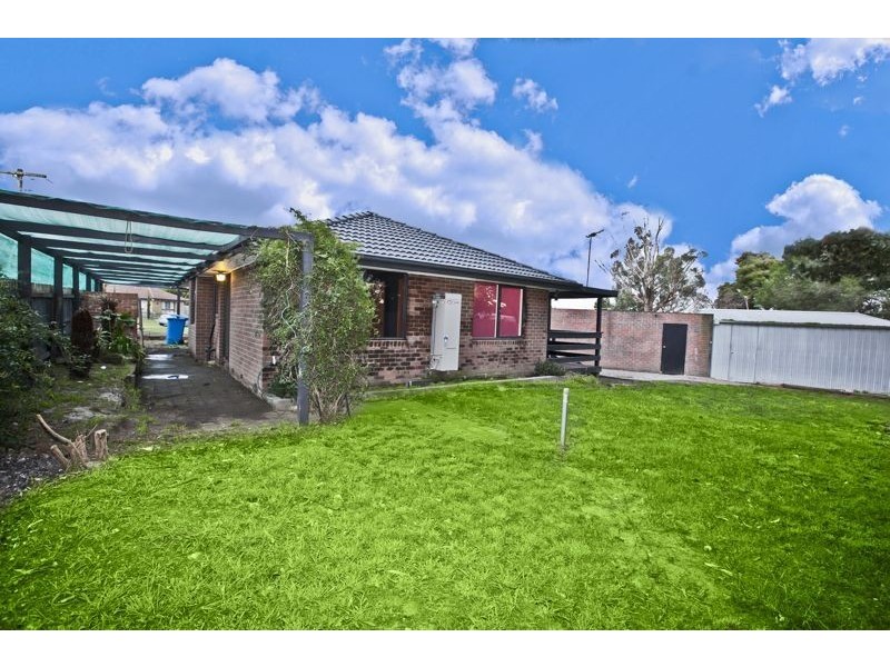 5 Miles Court, Cranbourne VIC 3977