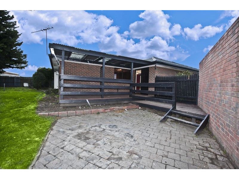 5 Miles Court, Cranbourne VIC 3977