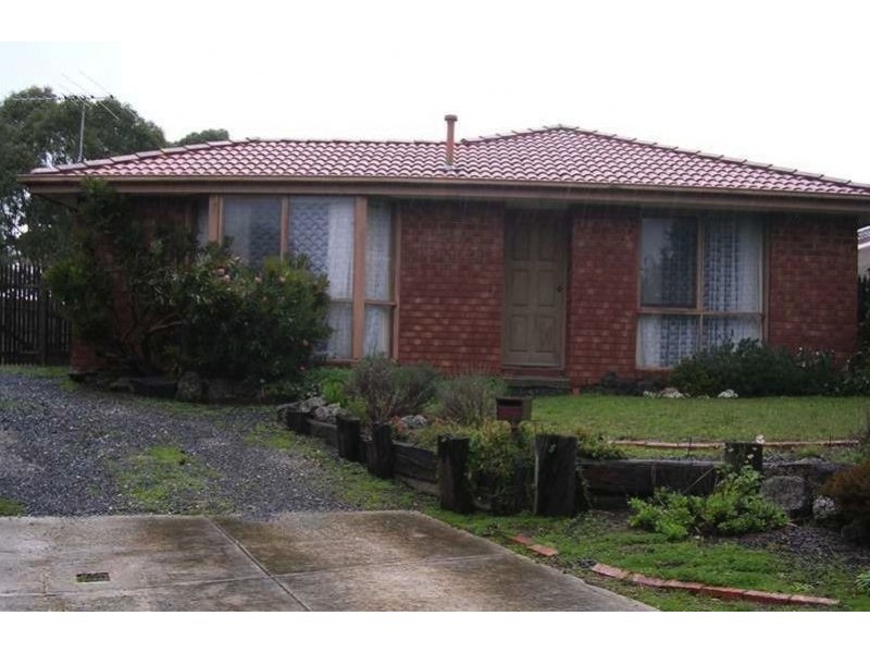 11 Miller Court, Cranbourne North VIC 3977