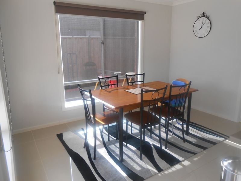 29 Dan Morgan Drive, Cranbourne East VIC 3977